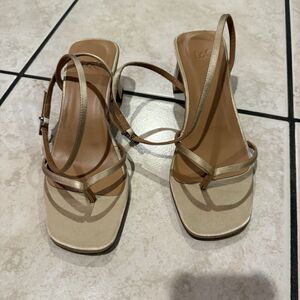 LOQ Ara Sandal in Dune size 36